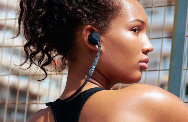 Обзор Adidas FWD-01: совершенные Bluetooth наушники для спортзалов