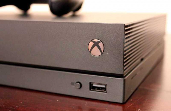 Стоит ли покупать Xbox One X в 2020 году? Это по-прежнему самая мощная игровая консоль?