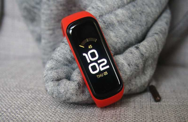 Обзор Samsung Galaxy Fit 2: простой и недорогой фитнес-браслет