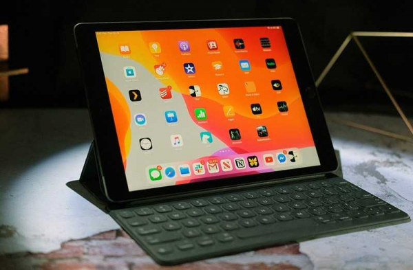 Обзор iPad 10.2: обновлённый дешёвый планшет от Apple