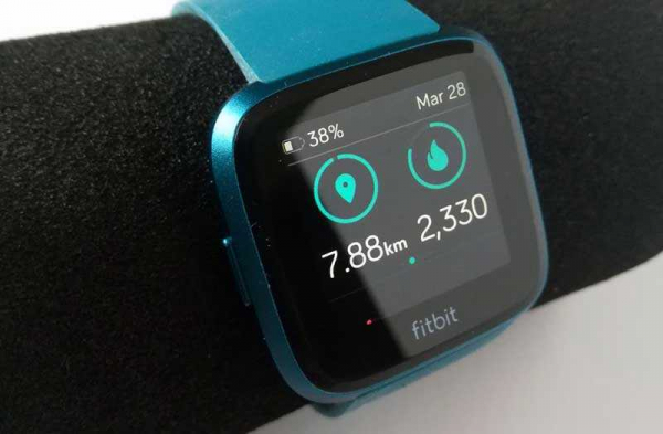 Обзор Fitbit Versa Lite Edition умных часов, объединяющих плохое и хорошее